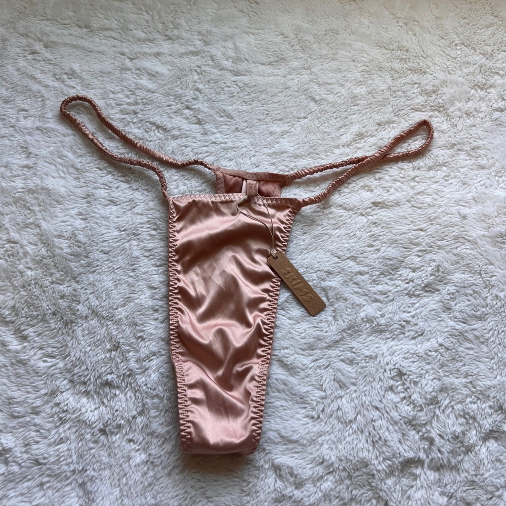 SKIMS Women's Stretch Satin V-String Thong Pink Rose PN-STT-1450 Size 3X NWT